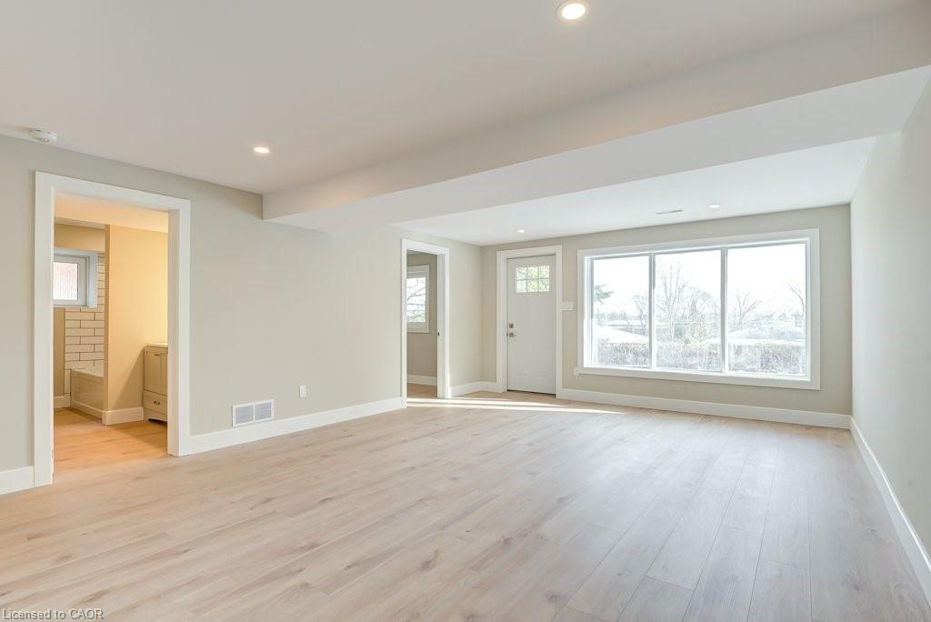 Lower-155 Doon Road, Kitchener, ON - Indoor Photo Showing Other Room