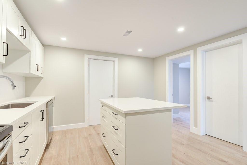 Lower-155 Doon Road, Kitchener, ON - Indoor Photo Showing Kitchen