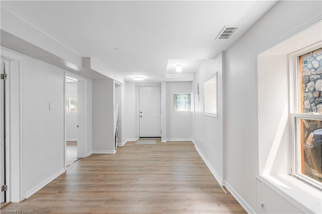 237 St. Julien Street, London, ON - Indoor Photo Showing Other Room