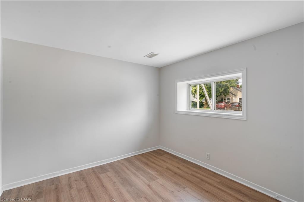 237 St. Julien Street, London, ON - Indoor Photo Showing Other Room