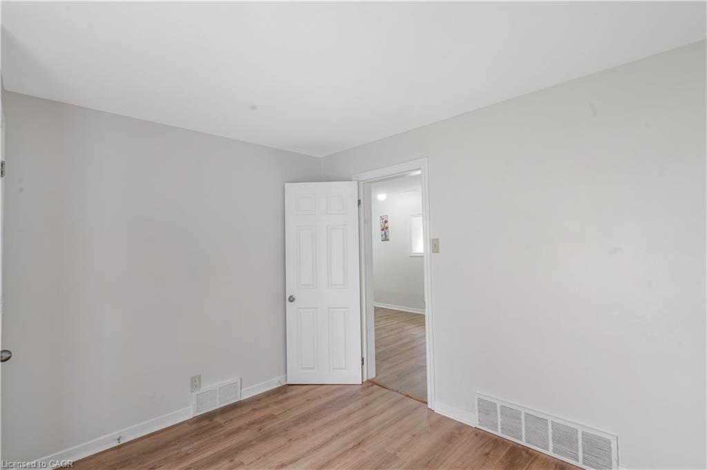 237 St. Julien Street, London, ON - Indoor Photo Showing Other Room