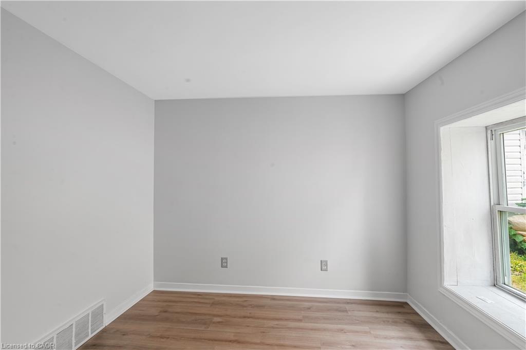237 St. Julien Street, London, ON - Indoor Photo Showing Other Room