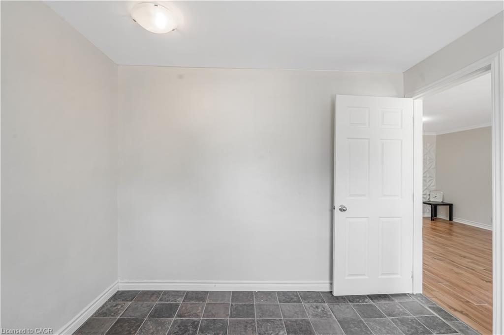 237 St. Julien Street, London, ON - Indoor Photo Showing Other Room