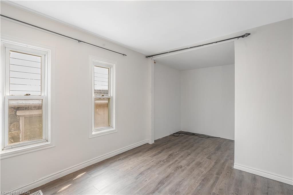 237 St. Julien Street, London, ON - Indoor Photo Showing Other Room