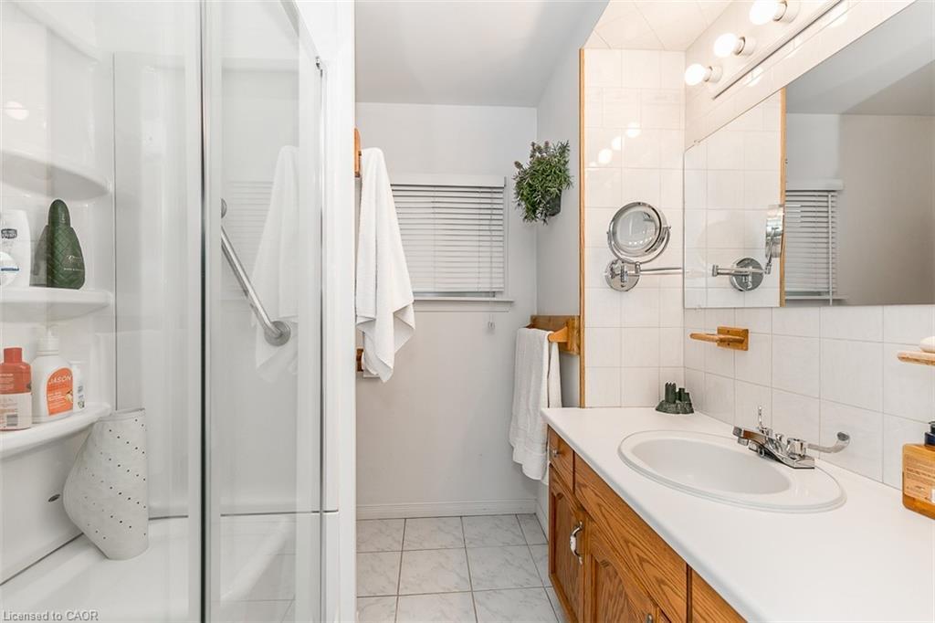 7941 Highway 26, Clearview, ON - Indoor Photo Showing Bathroom