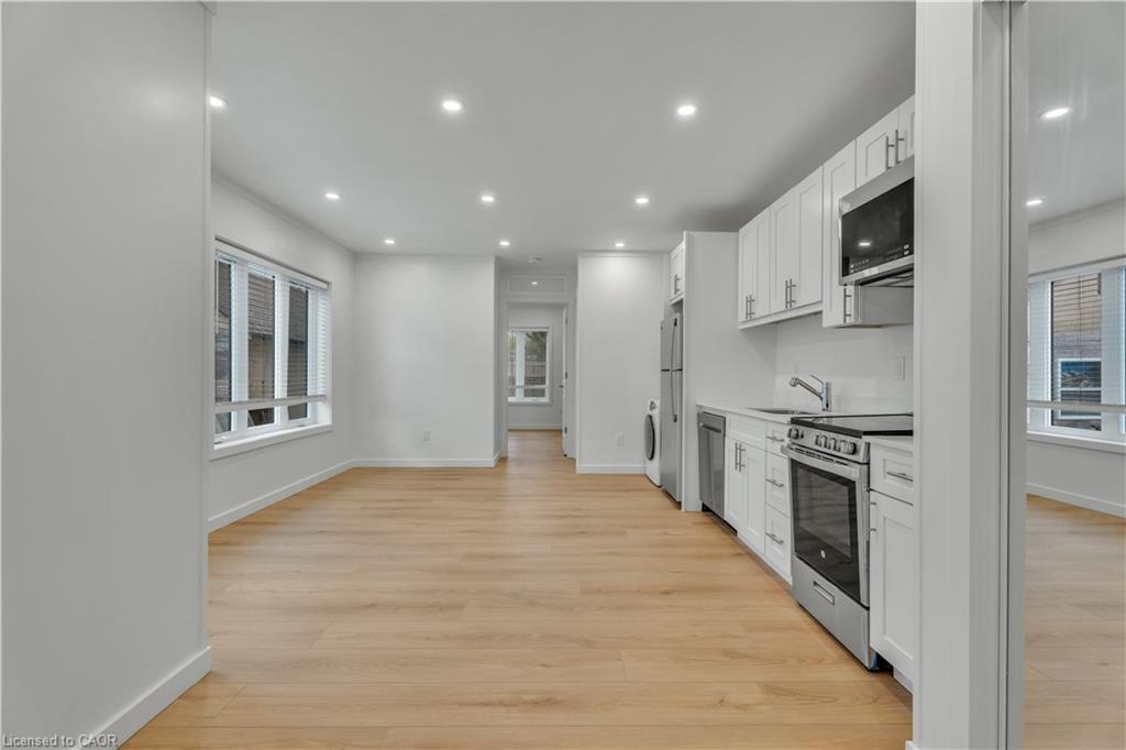 Unit A-133 Durham Street, Port Colborne, ON - Indoor Photo Showing Kitchen With Upgraded Kitchen