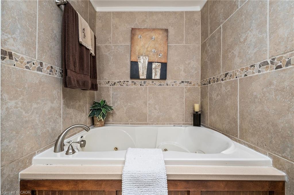 1-131 Grandview Hilltop Drive, Huntsville, ON - Indoor Photo Showing Bathroom