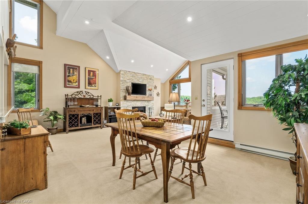 1-131 Grandview Hilltop Drive, Huntsville, ON - Indoor Photo Showing Dining Room