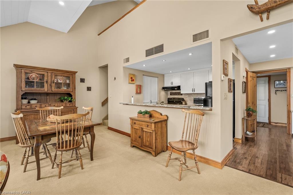 1-131 Grandview Hilltop Drive, Huntsville, ON - Indoor Photo Showing Dining Room