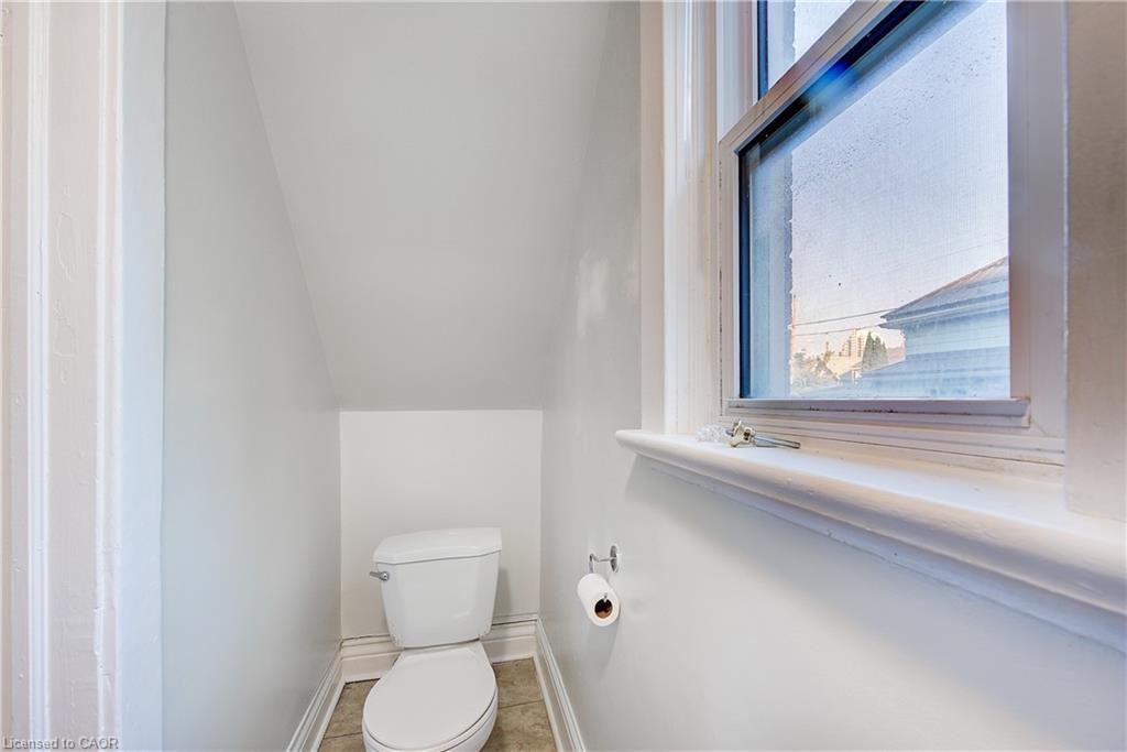 201 Clarence Street, London, ON - Indoor Photo Showing Bathroom