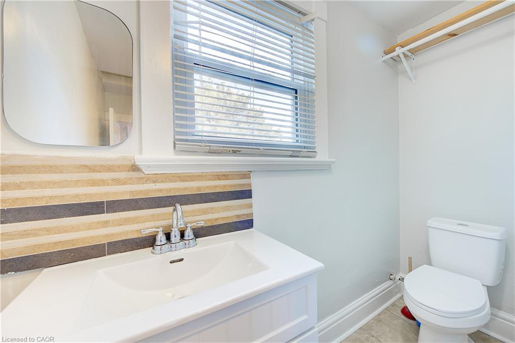 201 Clarence Street, London, ON - Indoor Photo Showing Bathroom