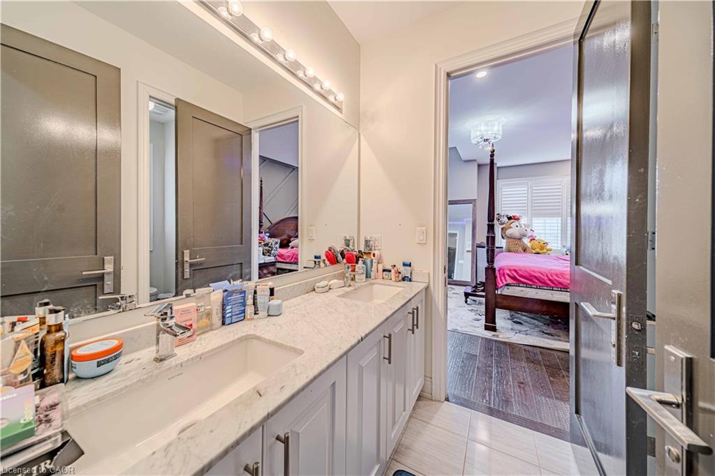 3096 Daniel Way Way, Oakville, ON - Indoor Photo Showing Bathroom