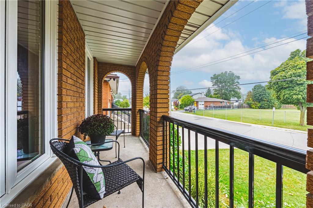 477 Queen Victoria Drive, Hamilton, ON - Outdoor With Exterior