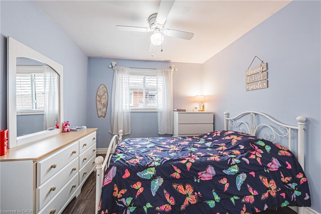 477 Queen Victoria Drive, Hamilton, ON - Indoor Photo Showing Bedroom