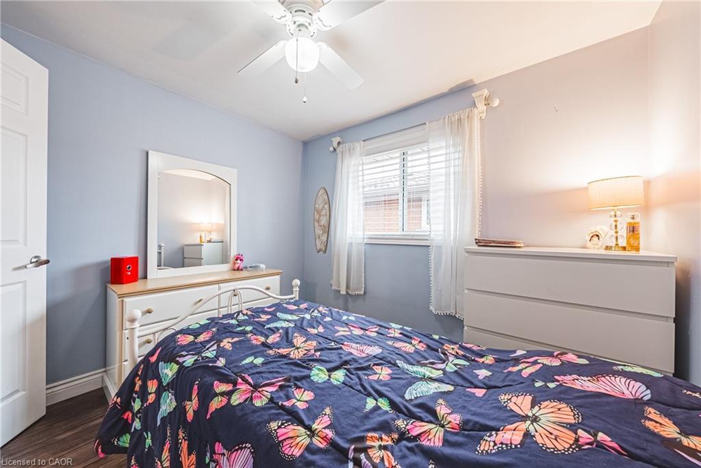477 Queen Victoria Drive, Hamilton, ON - Indoor Photo Showing Bedroom