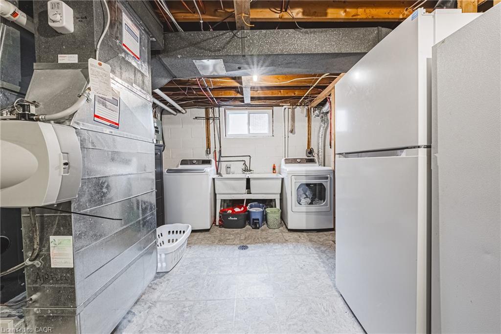 477 Queen Victoria Drive, Hamilton, ON - Indoor Photo Showing Basement