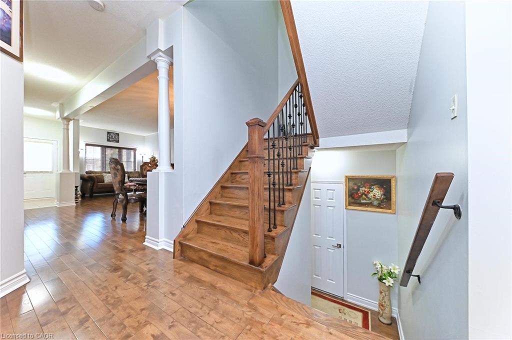 28 Abbotsbury Drive, Brampton, ON - Indoor Photo Showing Other Room