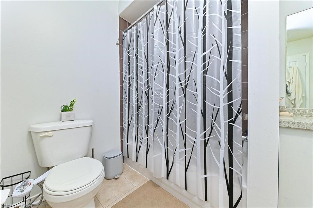 28 Abbotsbury Drive, Brampton, ON - Indoor Photo Showing Bathroom