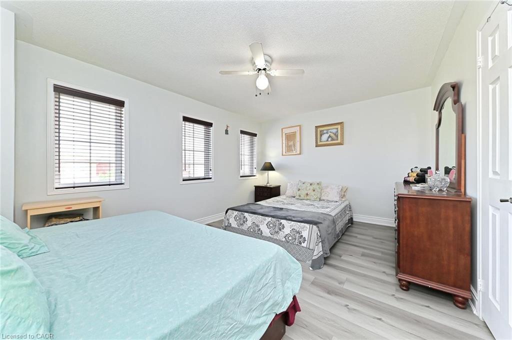 28 Abbotsbury Drive, Brampton, ON - Indoor Photo Showing Bedroom