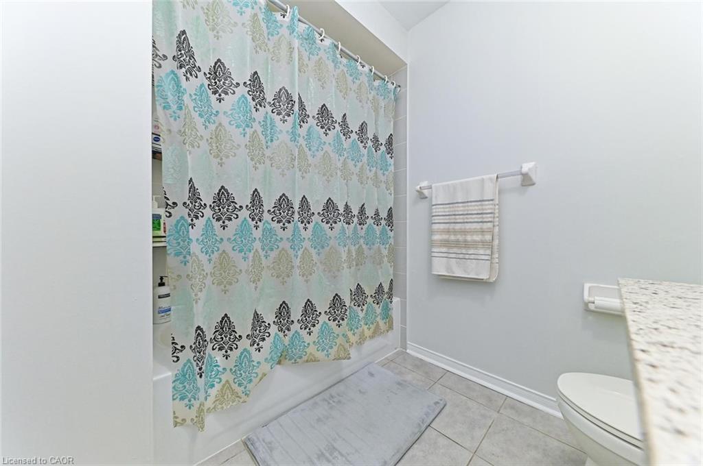 28 Abbotsbury Drive, Brampton, ON - Indoor Photo Showing Bathroom