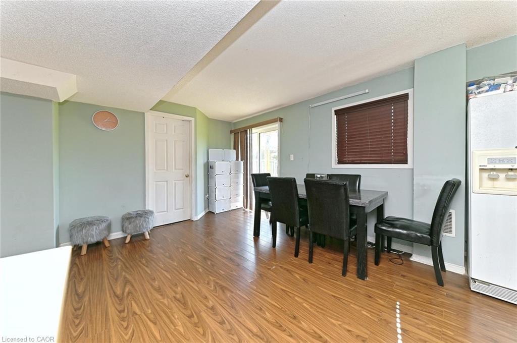 28 Abbotsbury Drive, Brampton, ON - Indoor Photo Showing Dining Room