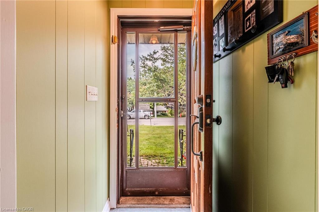 46 First Street, Waterdown, ON - Indoor Photo Showing Other Room