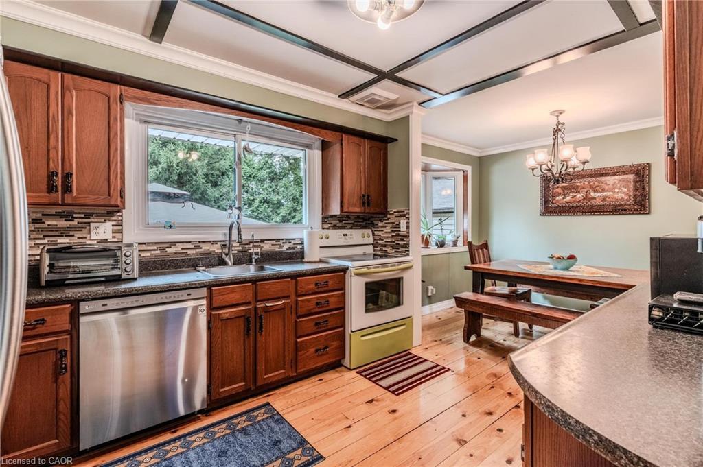 46 First Street, Waterdown, ON - Indoor Photo Showing Kitchen