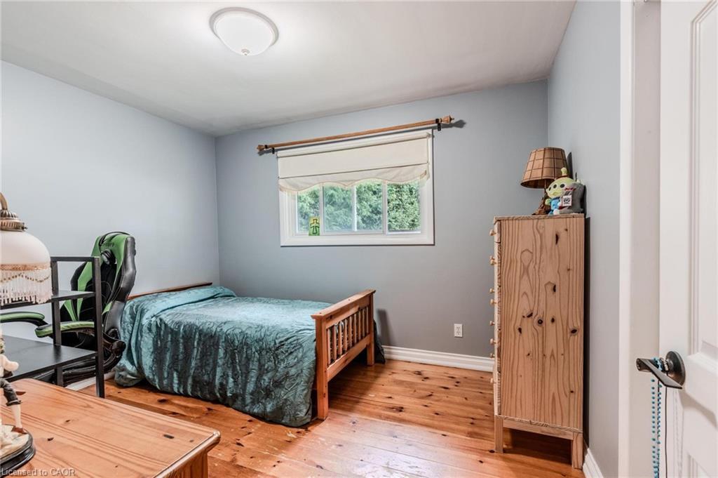 46 First Street, Waterdown, ON - Indoor Photo Showing Bedroom