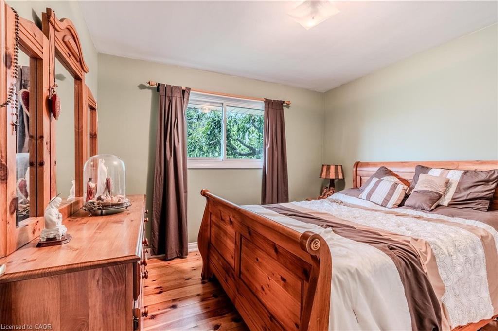 46 First Street, Waterdown, ON - Indoor Photo Showing Bedroom