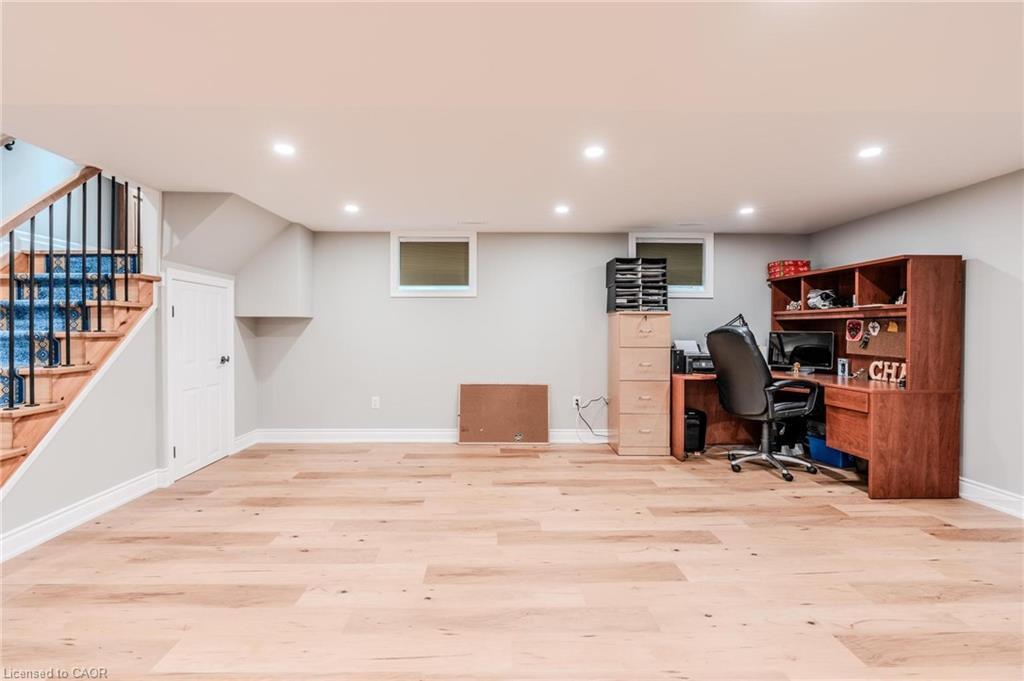 46 First Street, Waterdown, ON - Indoor Photo Showing Basement