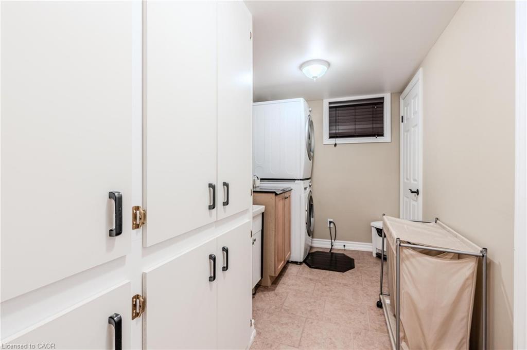 46 First Street, Waterdown, ON - Indoor