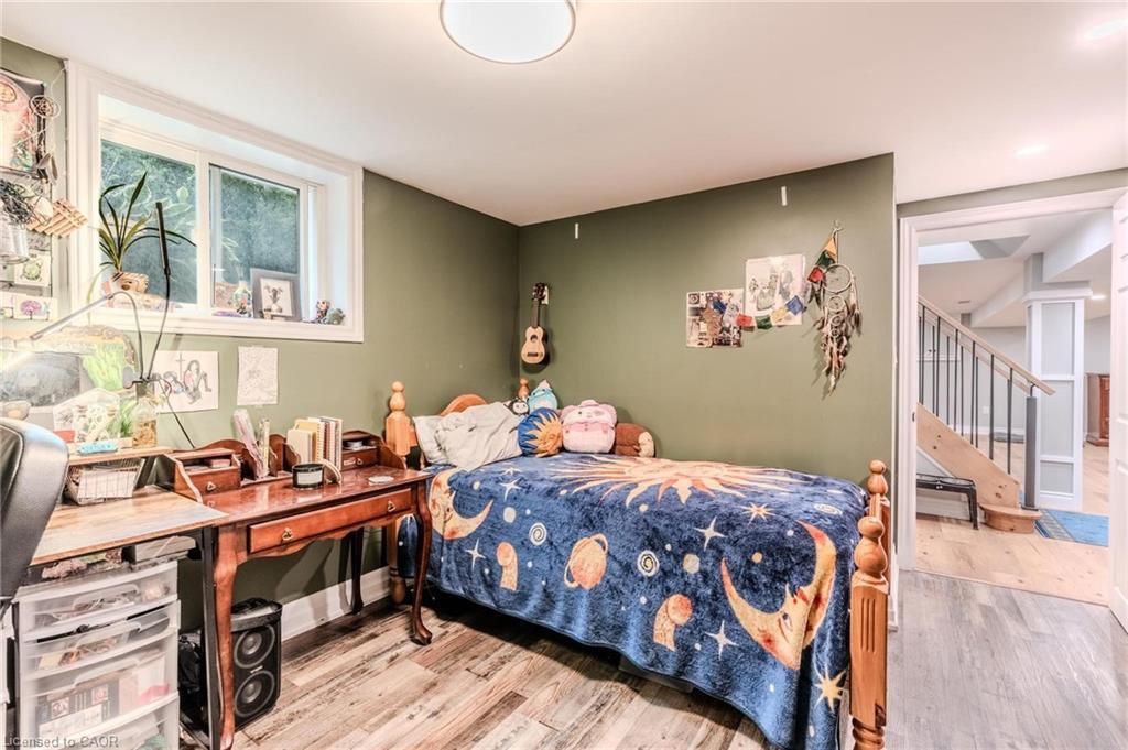 46 First Street, Waterdown, ON - Indoor Photo Showing Bedroom