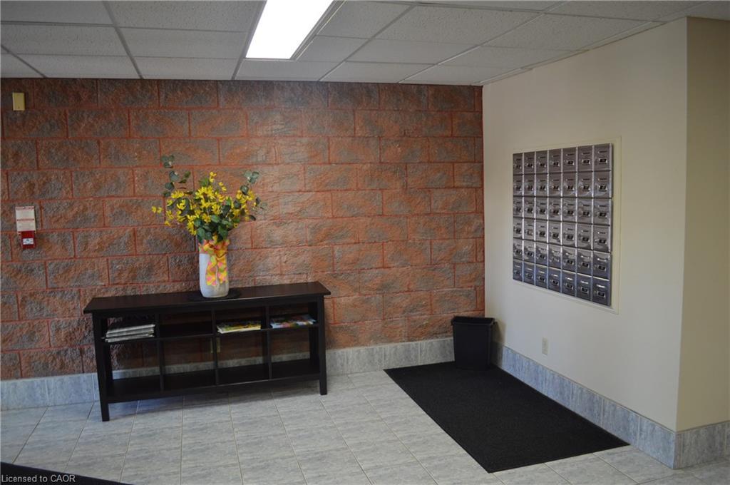 705-5 Mill Pond Court, Simcoe, ON - Indoor Photo Showing Other Room