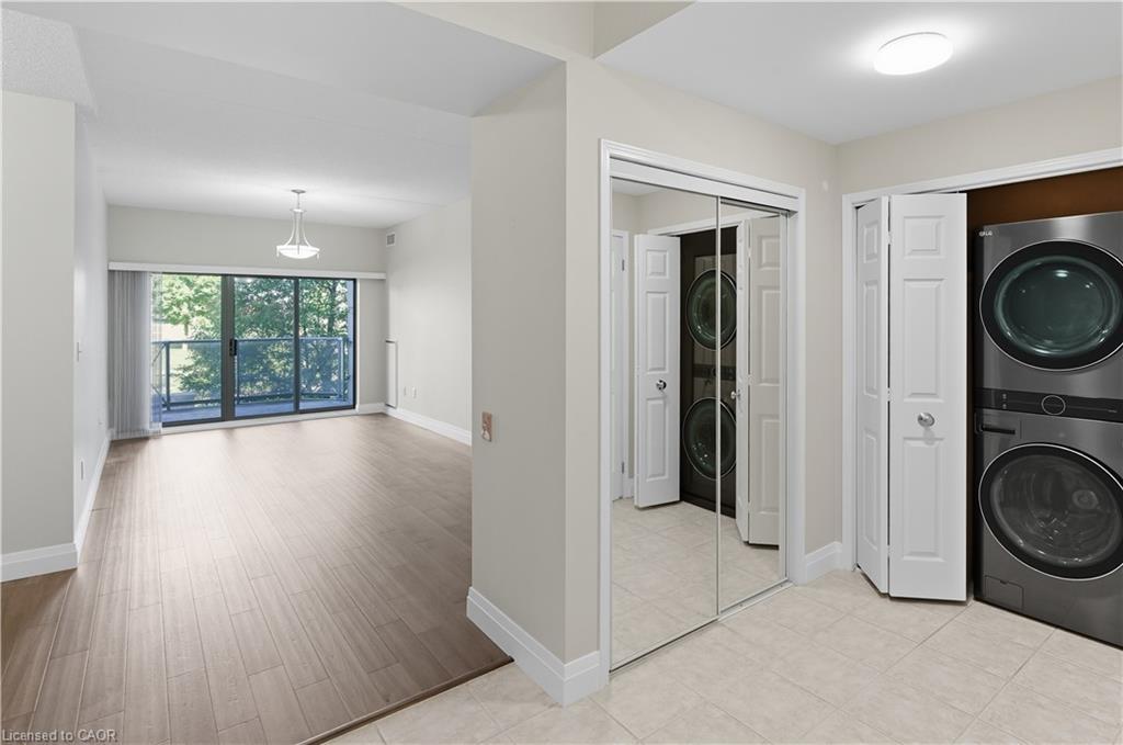 211-2075 Amherst Heights Drive, Burlington, ON - Indoor Photo Showing Laundry Room