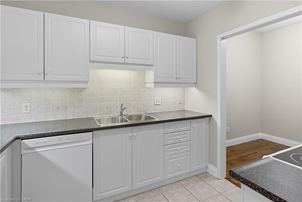 211-2075 Amherst Heights Drive, Burlington, ON - Indoor Photo Showing Kitchen With Double Sink