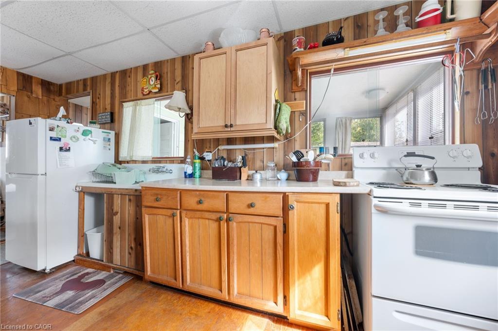 3 Harold Street, Turkey Point, ON - Indoor Photo Showing Kitchen