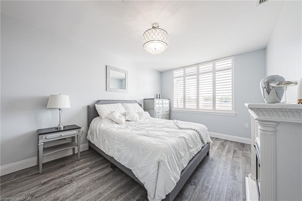 317-1 Redfern Avenue, Hamilton, ON - Indoor Photo Showing Bedroom