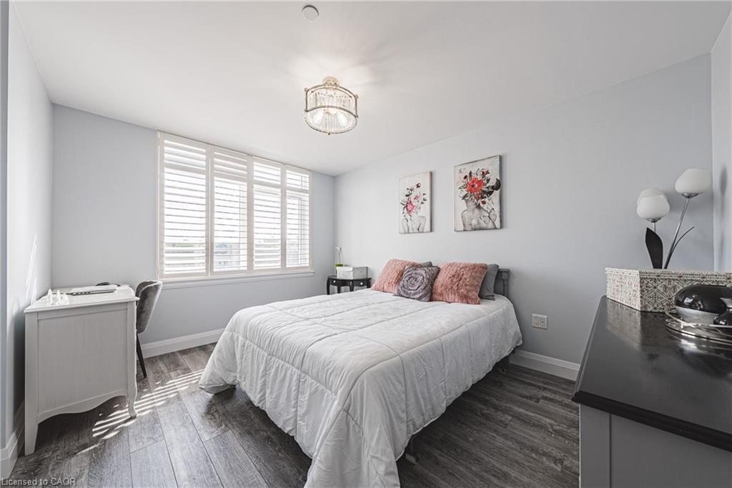 317-1 Redfern Avenue, Hamilton, ON - Indoor Photo Showing Bedroom