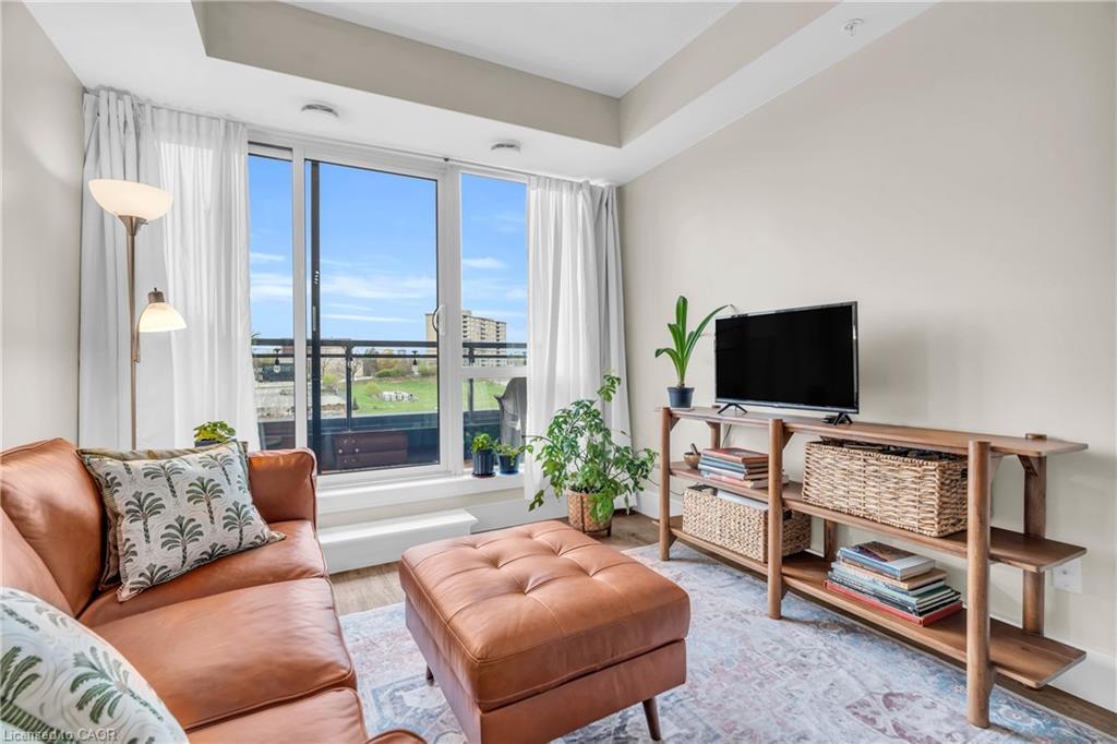 412-155 St. Leger Street, Kitchener, ON - Indoor Photo Showing Living Room