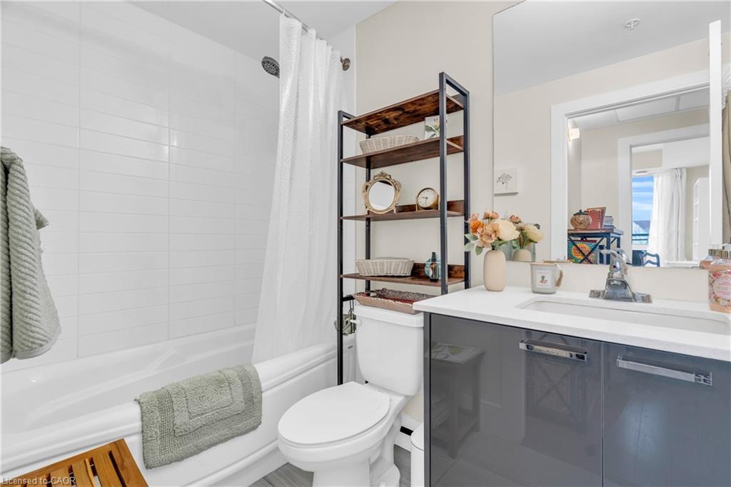 412-155 St. Leger Street, Kitchener, ON - Indoor Photo Showing Bathroom