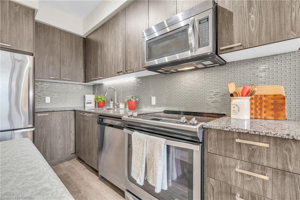 412-155 St. Leger Street, Kitchener, ON - Indoor Photo Showing Kitchen With Upgraded Kitchen