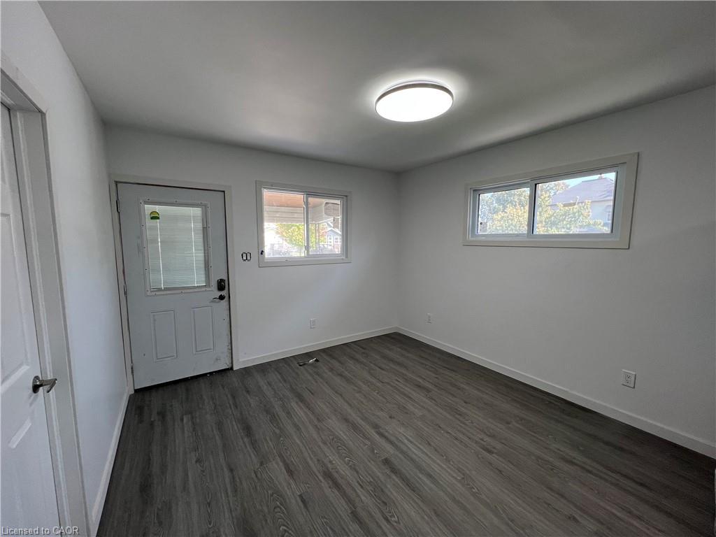 215 Ontario Street, Sarnia, ON - Indoor Photo Showing Other Room