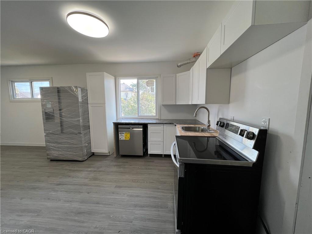 215 Ontario Street, Sarnia, ON - Indoor