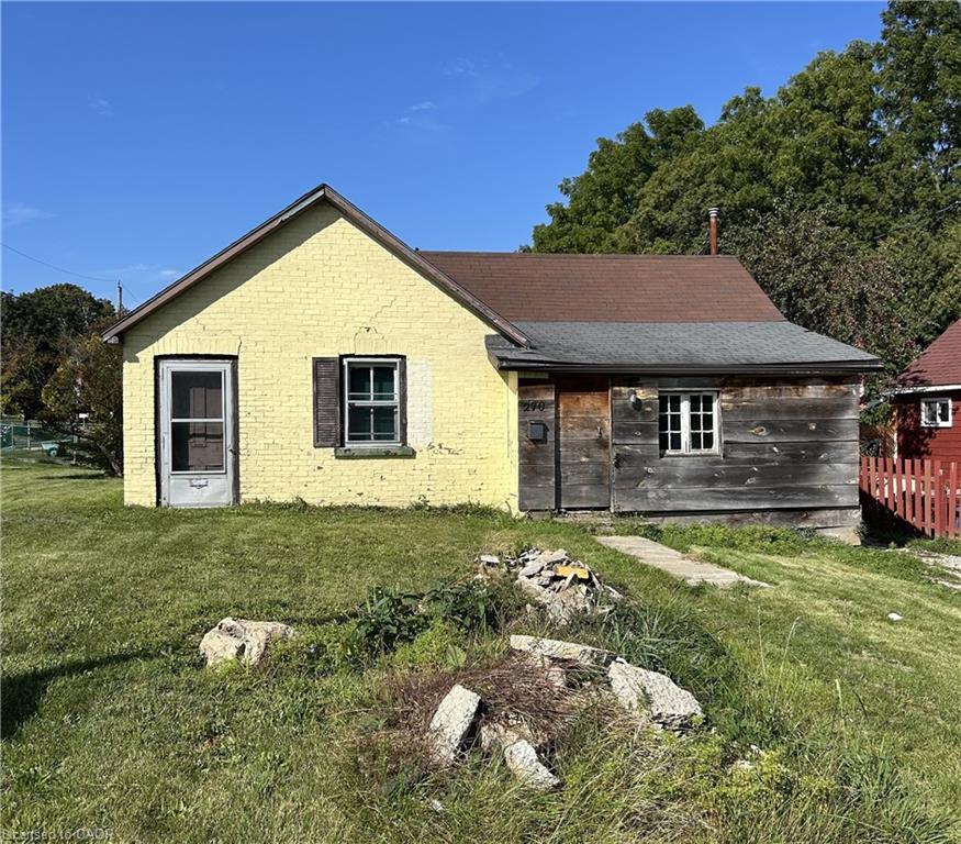 270 Queen Street S, Simcoe, ON - Outdoor