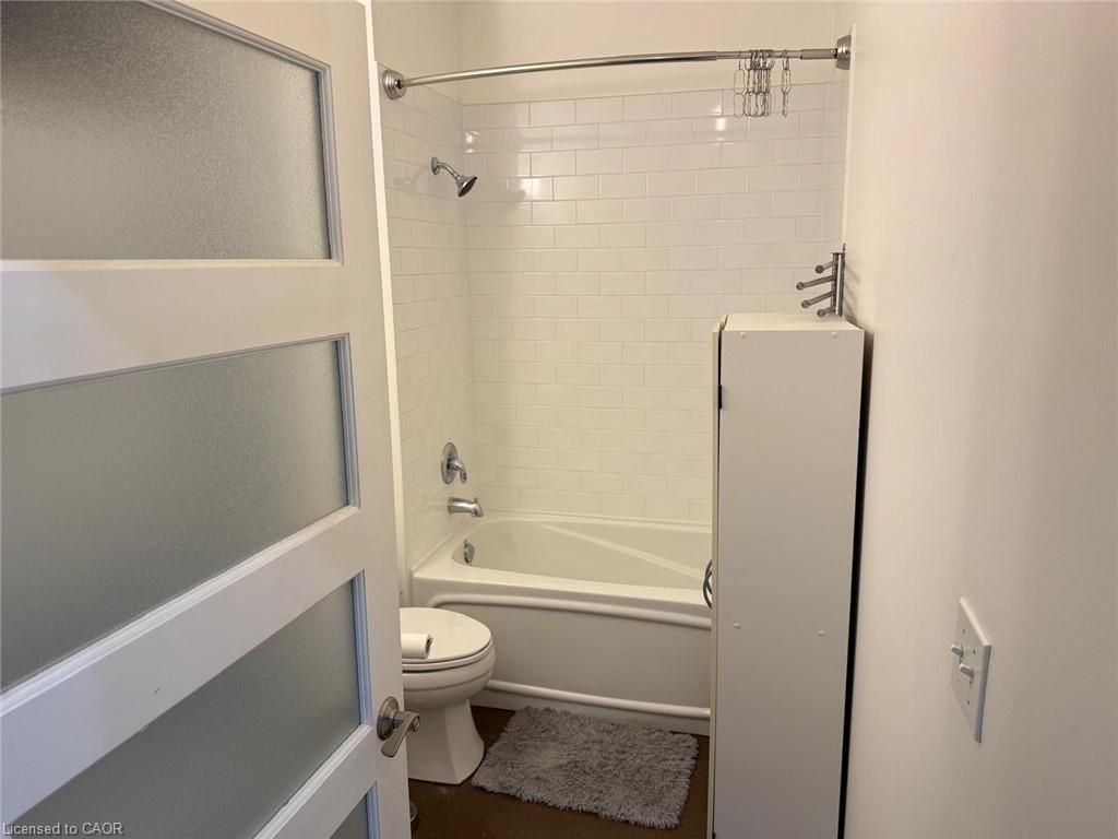 712-66 Bay Street S, Hamilton, ON - Indoor Photo Showing Bathroom