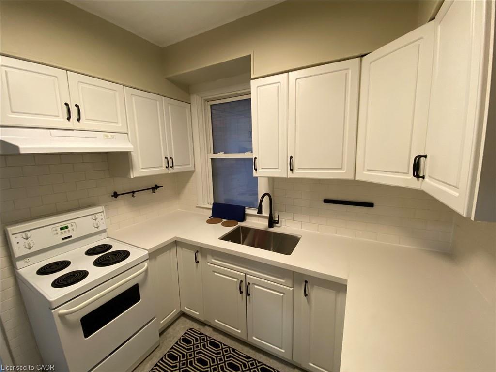 70 Belview Avenue, Hamilton, ON - Indoor Photo Showing Kitchen