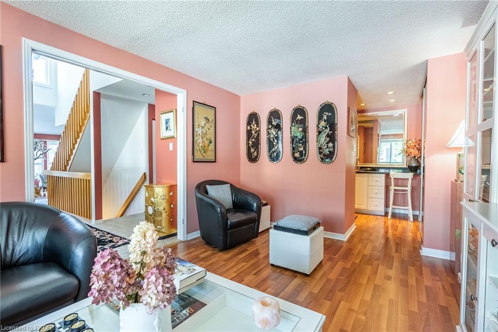 6-1508 Upper Middle Road, Burlington, ON - Indoor Photo Showing Living Room