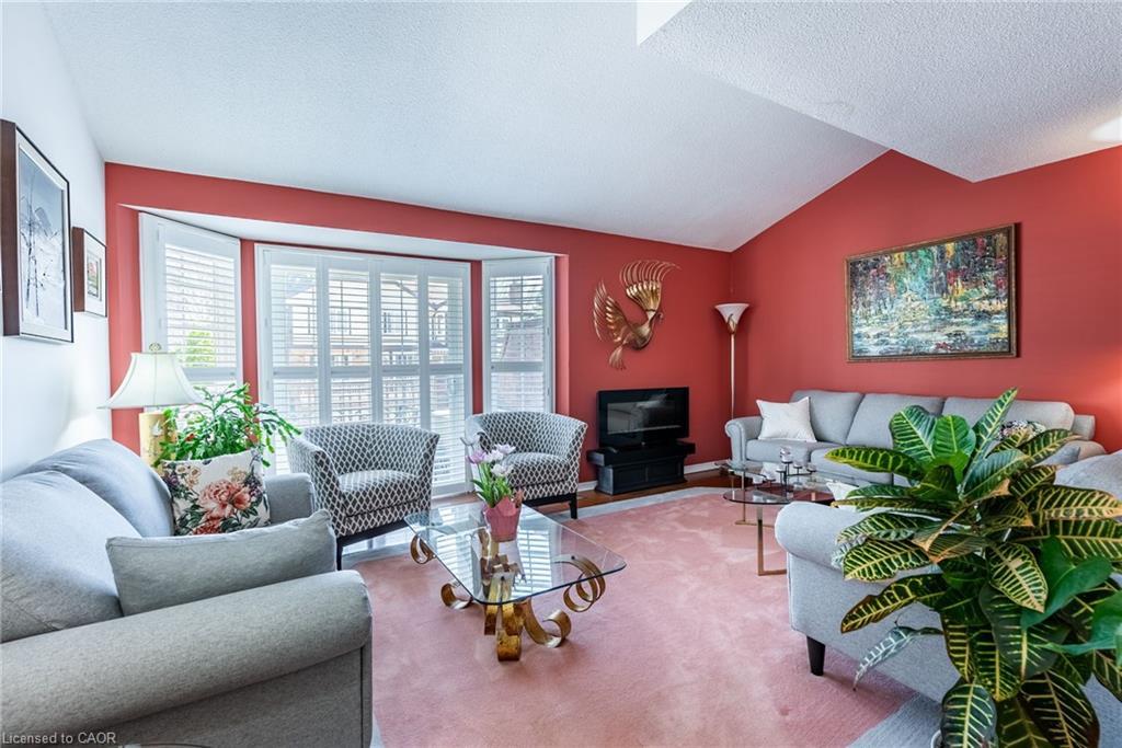 6-1508 Upper Middle Road, Burlington, ON - Indoor Photo Showing Living Room With Fireplace