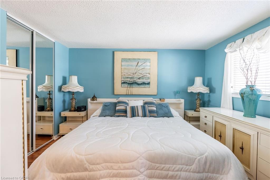 6-1508 Upper Middle Road, Burlington, ON - Indoor Photo Showing Bedroom