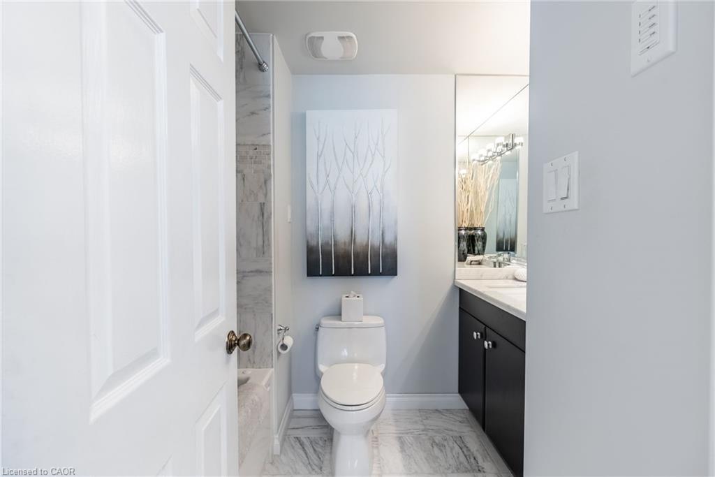 6-1508 Upper Middle Road, Burlington, ON - Indoor Photo Showing Bathroom
